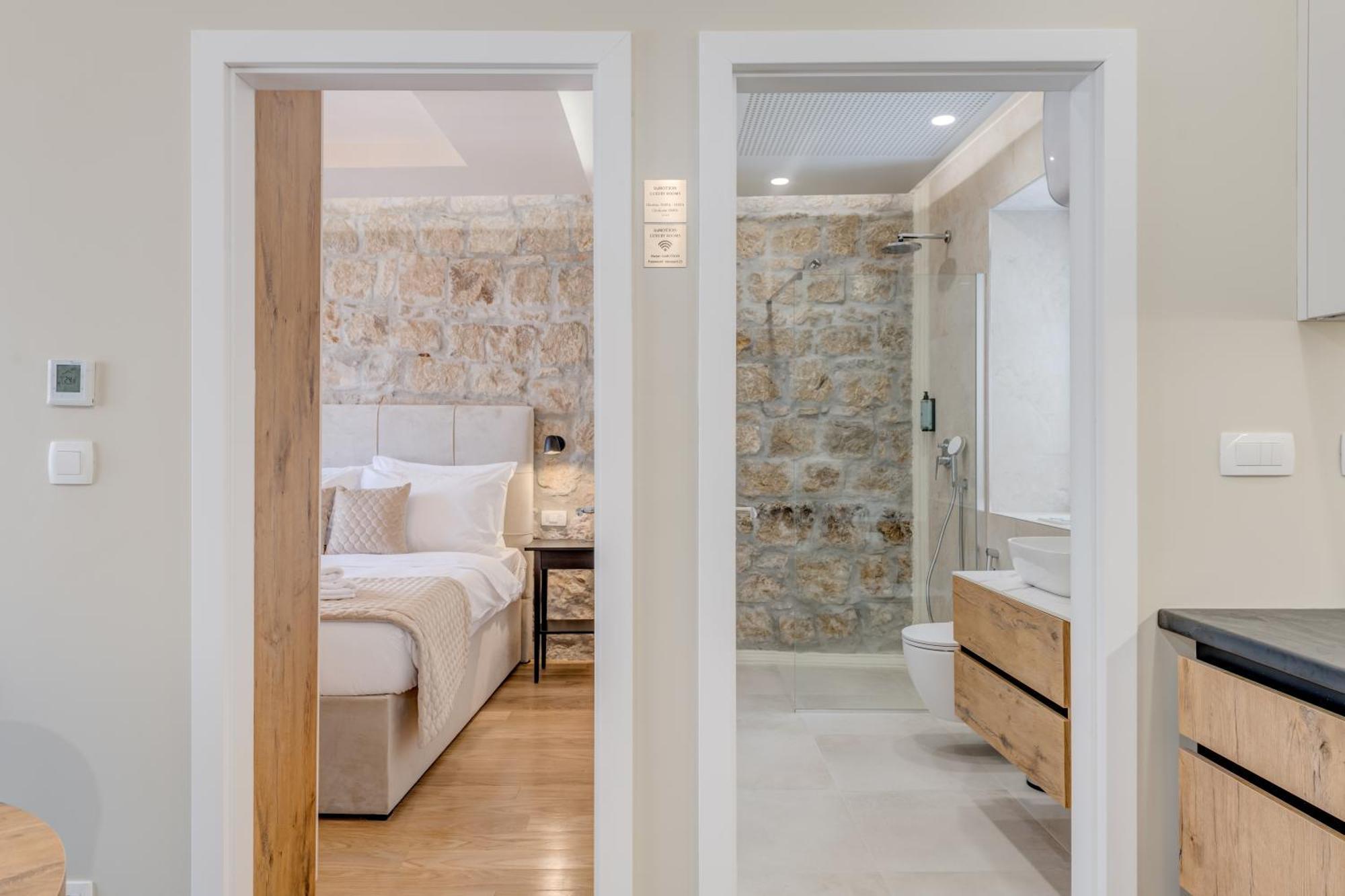 Inmotion Luxury Rooms Split Exterior photo