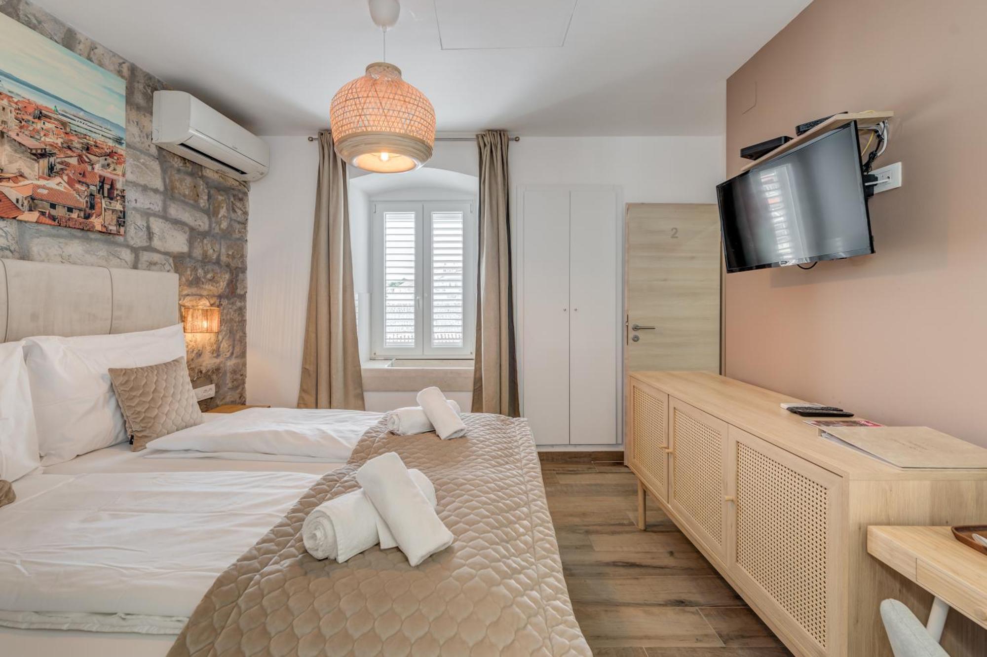 Inmotion Luxury Rooms Split Exterior photo
