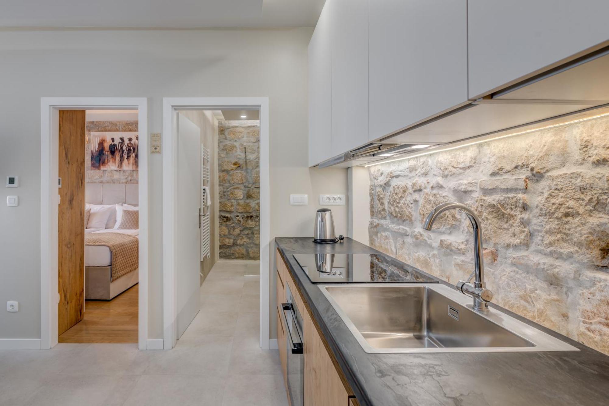 Inmotion Luxury Rooms Split Exterior photo